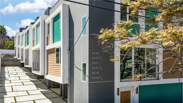 2822 Rowena, Silver Lake, CA 90039