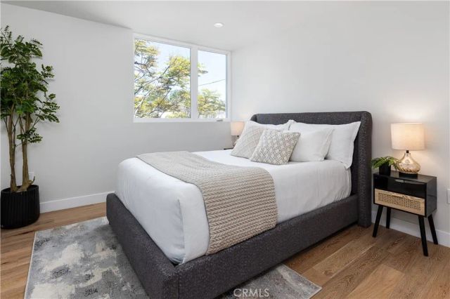 2822 Rowena, Silver Lake, CA 90039