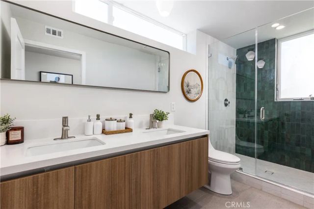 2822 Rowena, Silver Lake, CA 90039