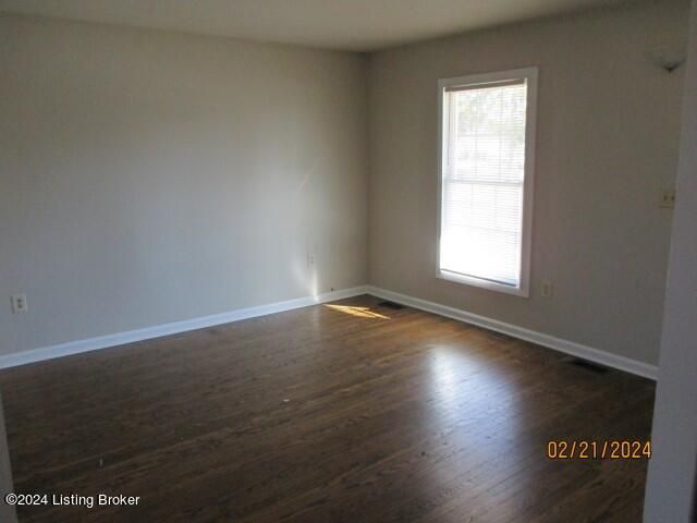 5611 Littleridge Dr, Louisville, KY 40229