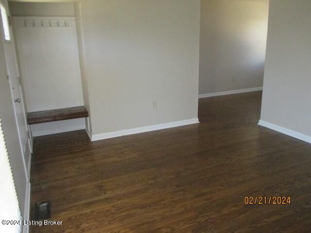 5611 Littleridge Dr, Louisville, KY 40229