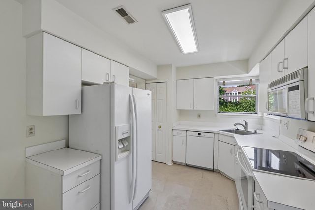 7730 CHATFIELD LN, Ellicott City, MD 21043