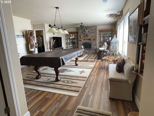 1584 Nw AVERY St, Roseburg, OR 97471