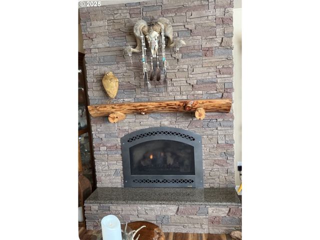 1584 Nw AVERY St, Roseburg, OR 97471