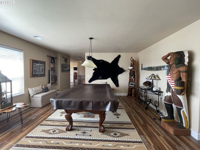 1584 Nw AVERY St, Roseburg, OR 97471