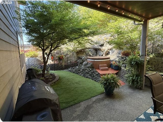 1584 Nw AVERY St, Roseburg, OR 97471