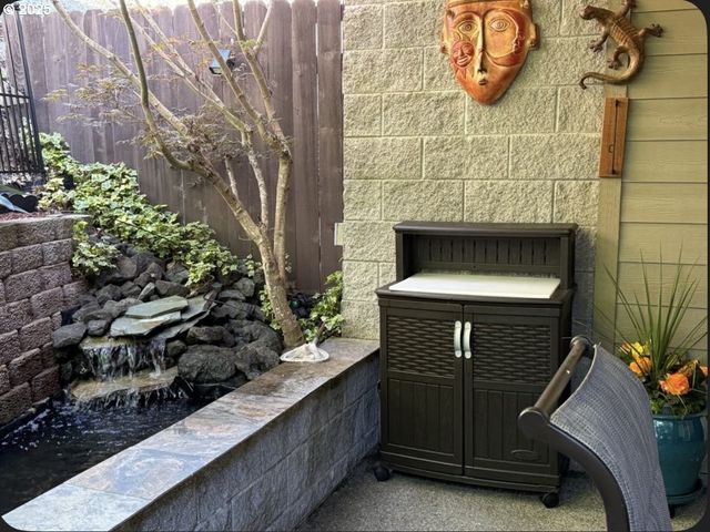 1584 Nw AVERY St, Roseburg, OR 97471