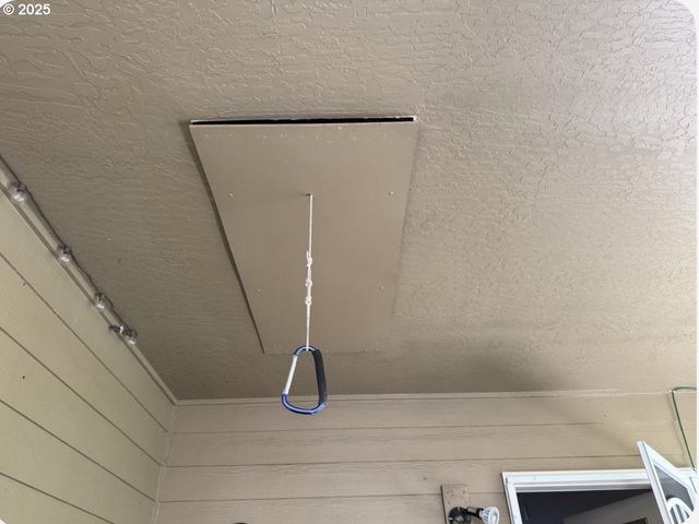 1584 Nw AVERY St, Roseburg, OR 97471