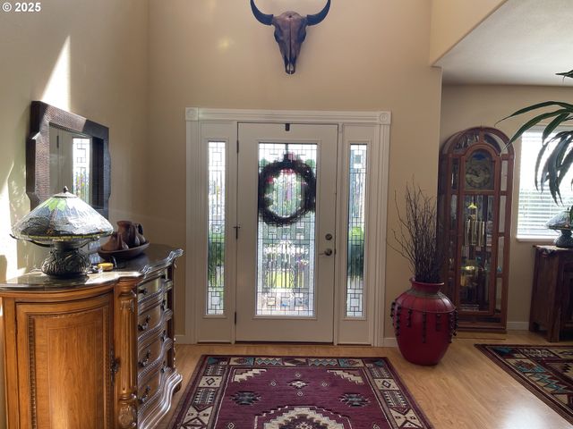 1584 Nw AVERY St, Roseburg, OR 97471