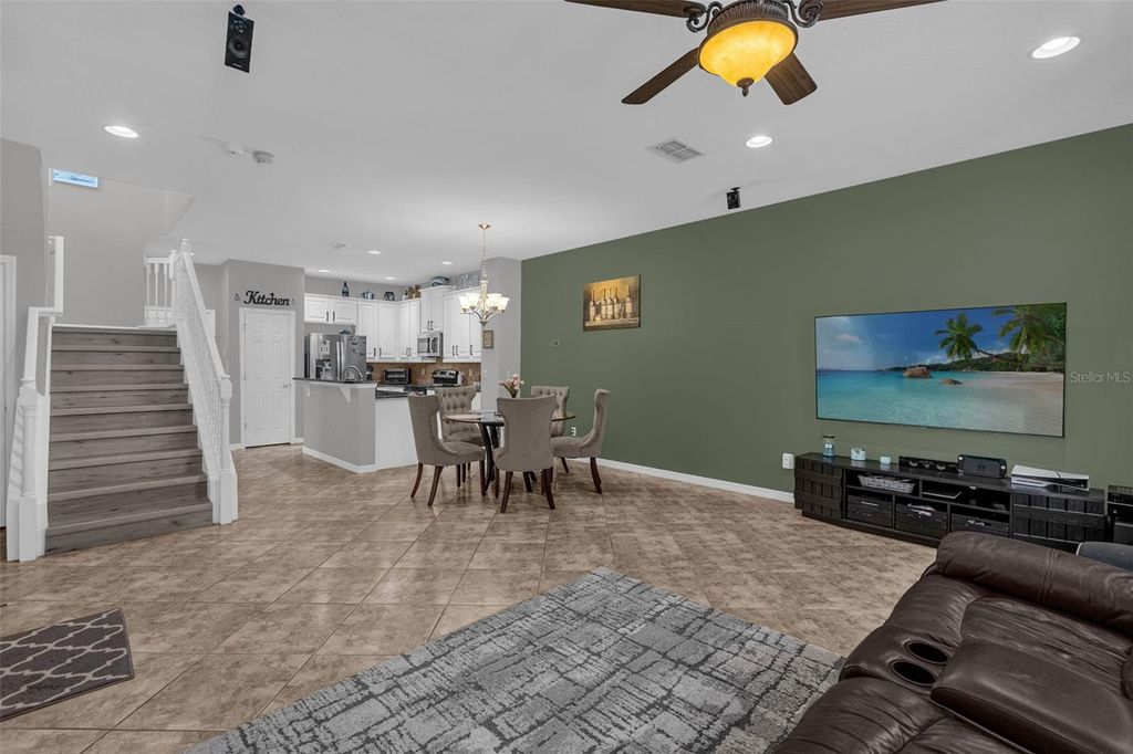Image 2 of property listing at 10226 FALLSGROVE STREET, Orlando, FL 32836