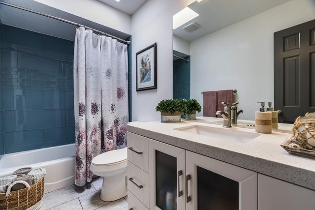 9825 Denali Road NE, Albuquerque, NM 87111