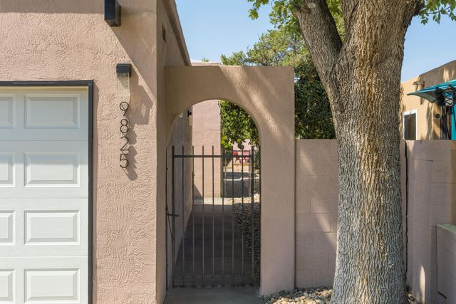 9825 Denali Road NE, Albuquerque, NM 87111