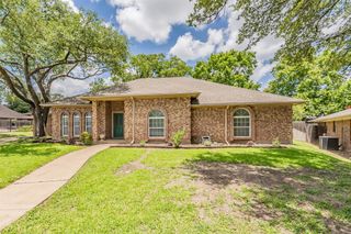 4308 Sparrow Court, Fort Worth, TX 76133