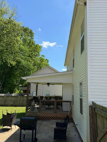 1179 Elizabeth Ln, Clarksville, TN 37042