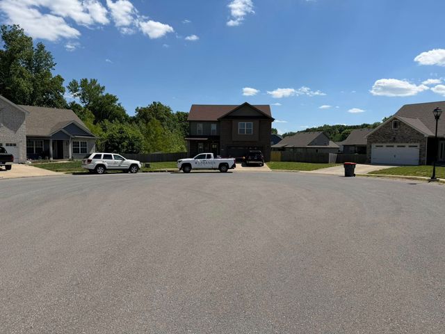 1179 Elizabeth Ln, Clarksville, TN 37042
