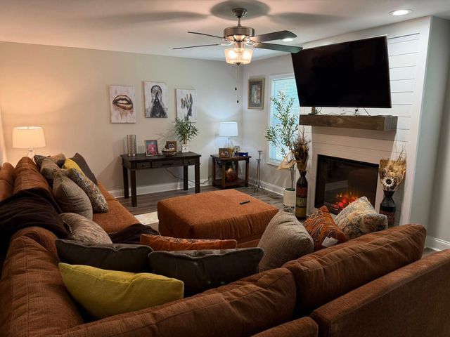 1179 Elizabeth Ln, Clarksville, TN 37042