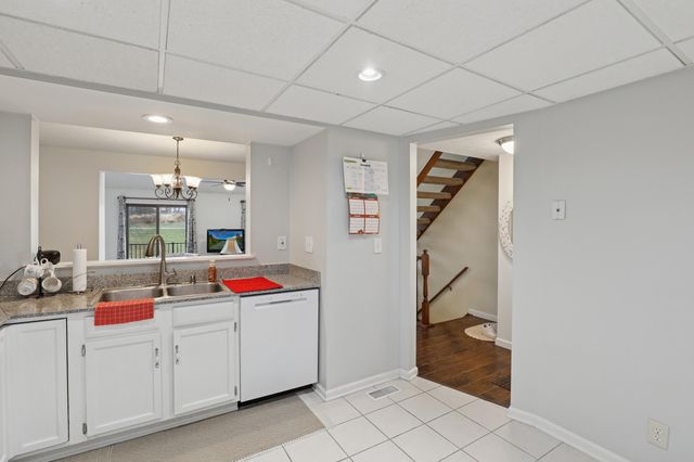 1576 Greens Edge Drive, Florence, KY 41042