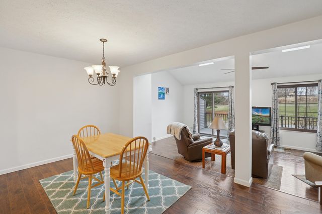 1576 Greens Edge Drive, Florence, KY 41042