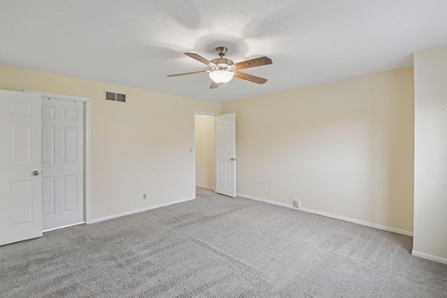 1576 Greens Edge Drive, Florence, KY 41042