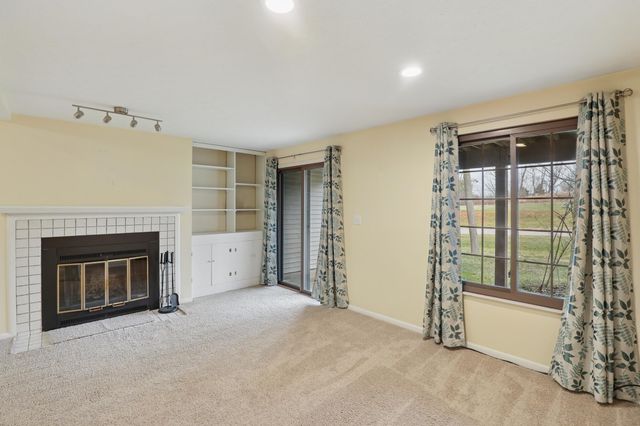 1576 Greens Edge Drive, Florence, KY 41042