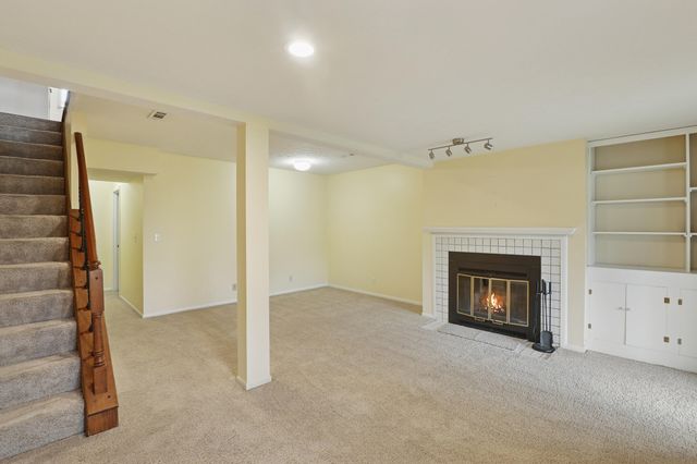 1576 Greens Edge Drive, Florence, KY 41042