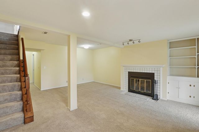 1576 Greens Edge Drive, Florence, KY 41042