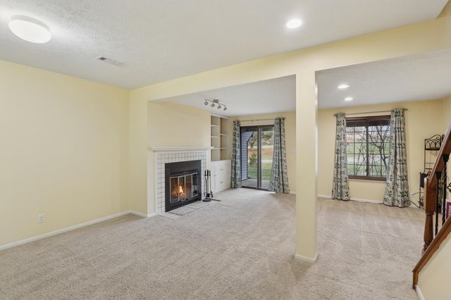 1576 Greens Edge Drive, Florence, KY 41042