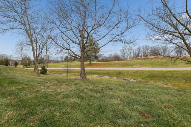 1576 Greens Edge Drive, Florence, KY 41042