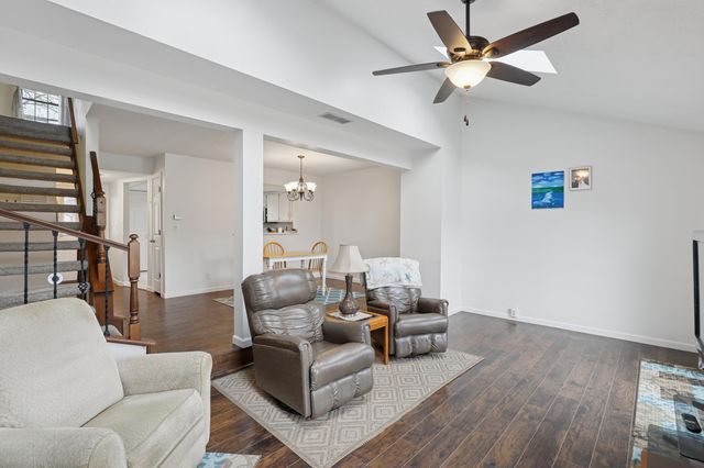 1576 Greens Edge Drive, Florence, KY 41042