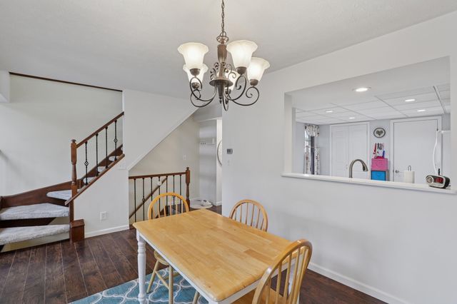 1576 Greens Edge Drive, Florence, KY 41042