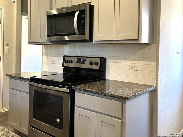 7879 ABBEY PL, San Antonio, TX 78218