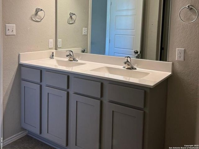 7879 ABBEY PL, San Antonio, TX 78218