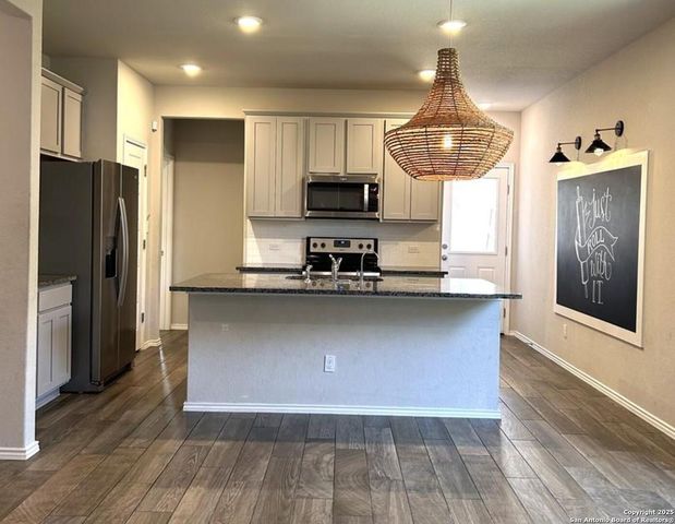 7879 ABBEY PL, San Antonio, TX 78218