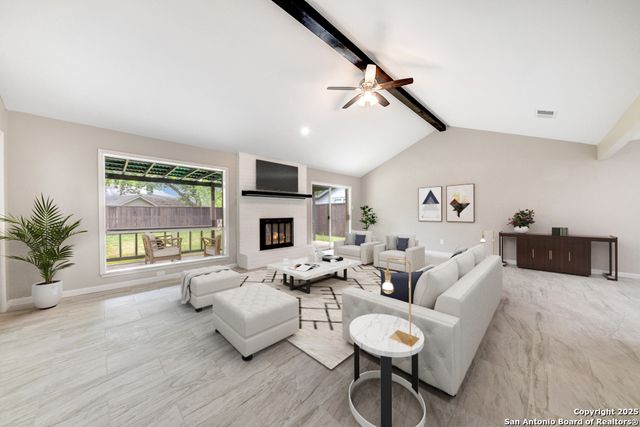 627 SUMMERWOOD DR, New Braunfels, TX 78130