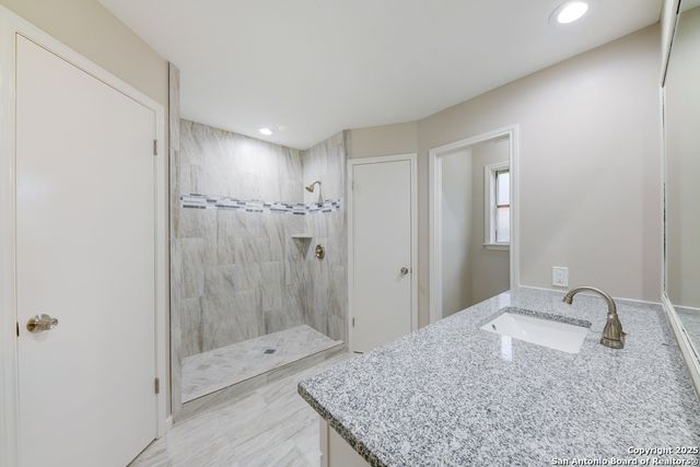 627 SUMMERWOOD DR, New Braunfels, TX 78130