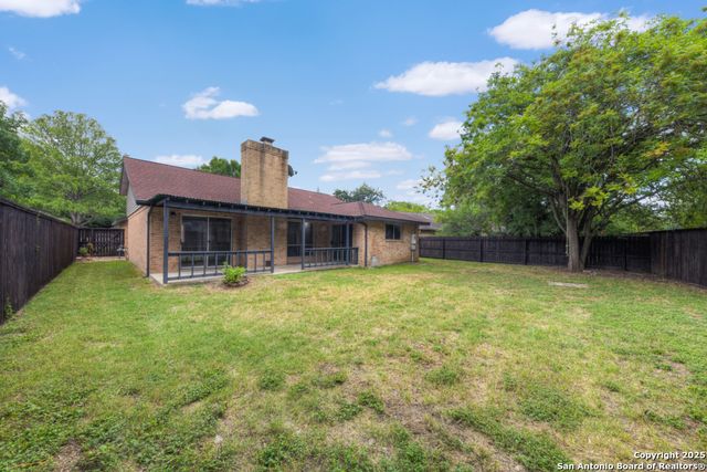 627 SUMMERWOOD DR, New Braunfels, TX 78130