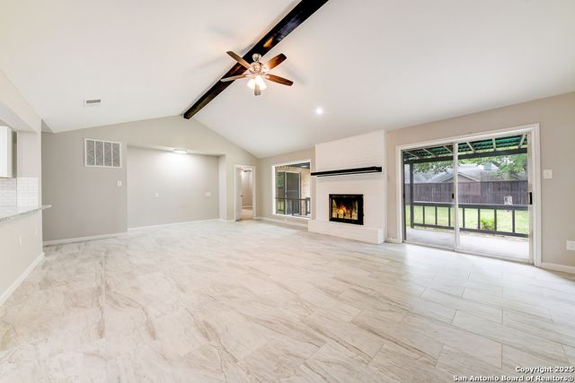 627 SUMMERWOOD DR, New Braunfels, TX 78130