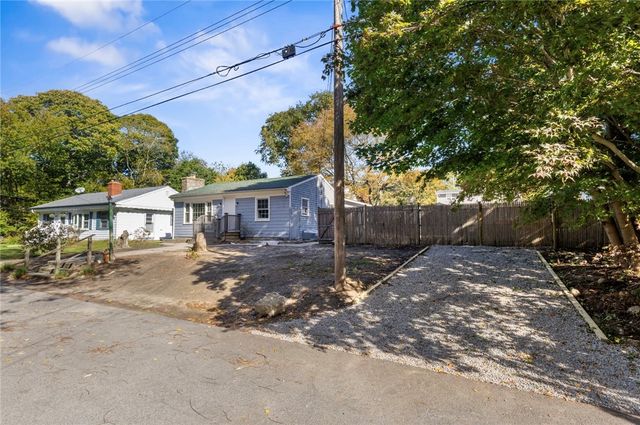 400 Schooner Avenue, Jamestown, RI 02835