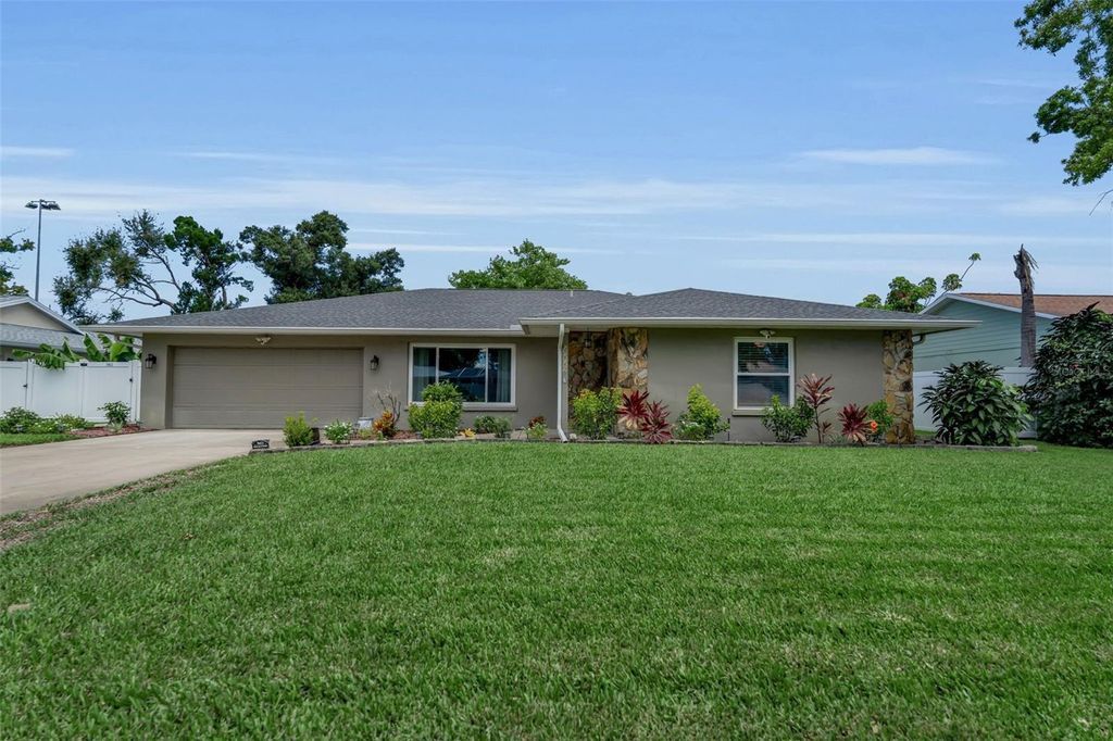 Image 1 of property listing at 5210 36TH AVENUE CIRCLE W, Bradenton, FL 34209