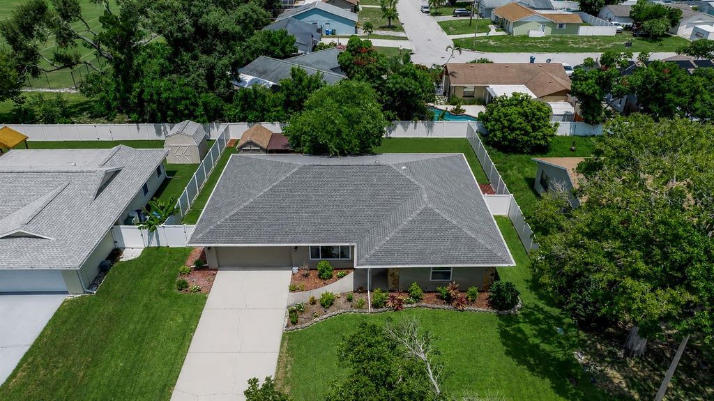 Image 2 of property listing at 5210 36TH AVENUE CIRCLE W, Bradenton, FL 34209