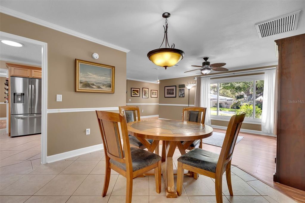Image 13 of property listing at 5210 36TH AVENUE CIRCLE W, Bradenton, FL 34209