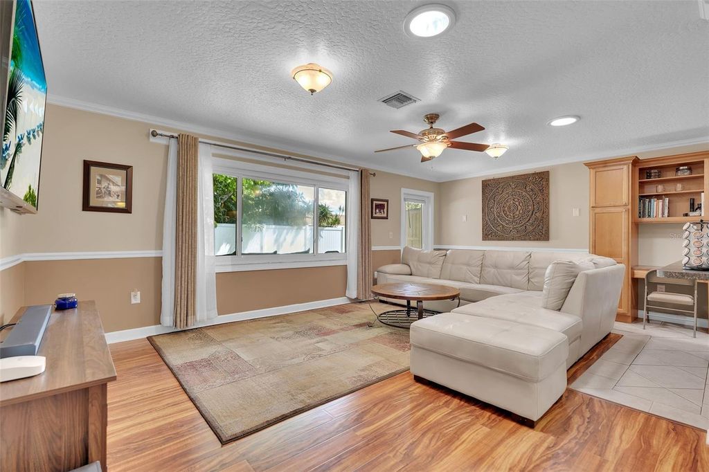 Image 19 of property listing at 5210 36TH AVENUE CIRCLE W, Bradenton, FL 34209