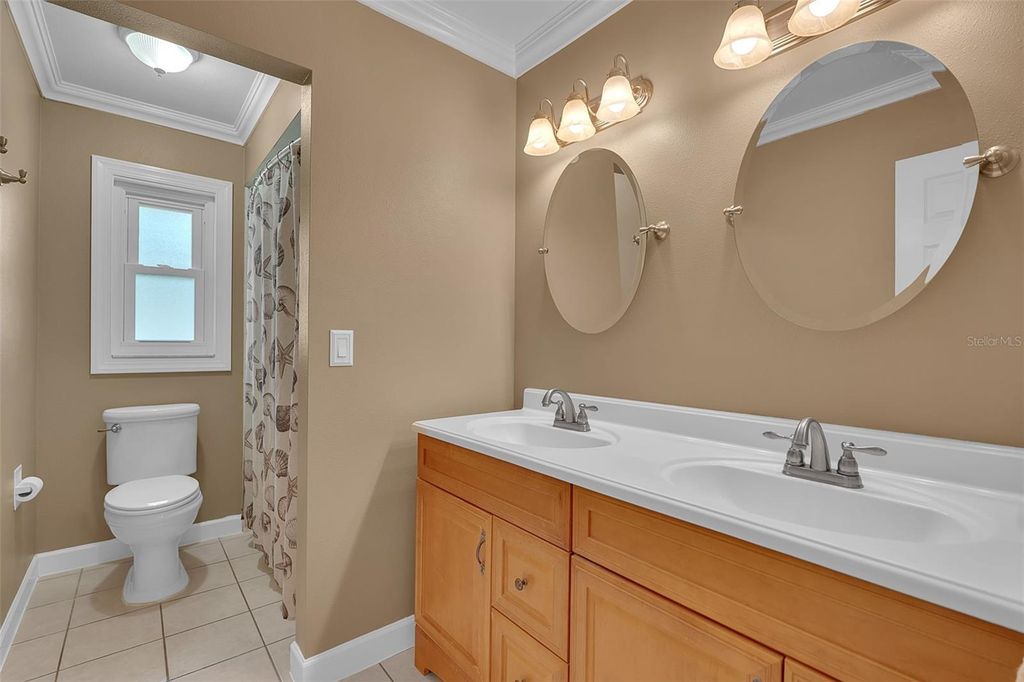Image 28 of property listing at 5210 36TH AVENUE CIRCLE W, Bradenton, FL 34209