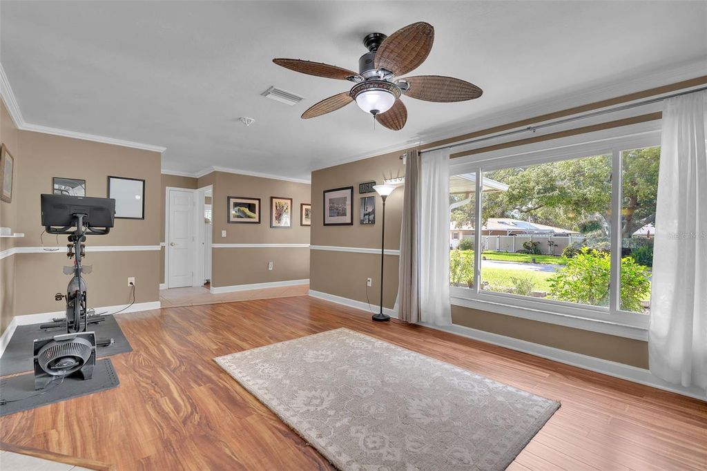 Image 10 of property listing at 5210 36TH AVENUE CIRCLE W, Bradenton, FL 34209