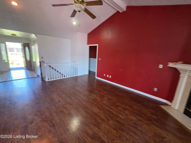 5921 Trappers Ridge Cir, Louisville, KY 40216