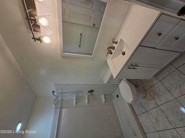 5921 Trappers Ridge Cir, Louisville, KY 40216