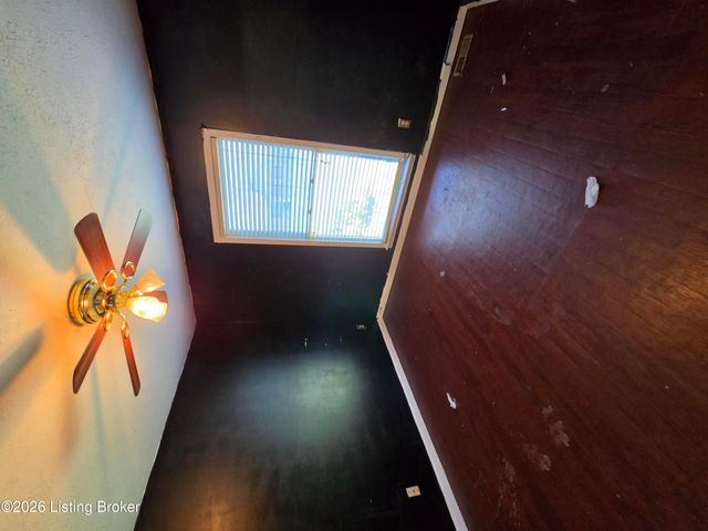 5921 Trappers Ridge Cir, Louisville, KY 40216