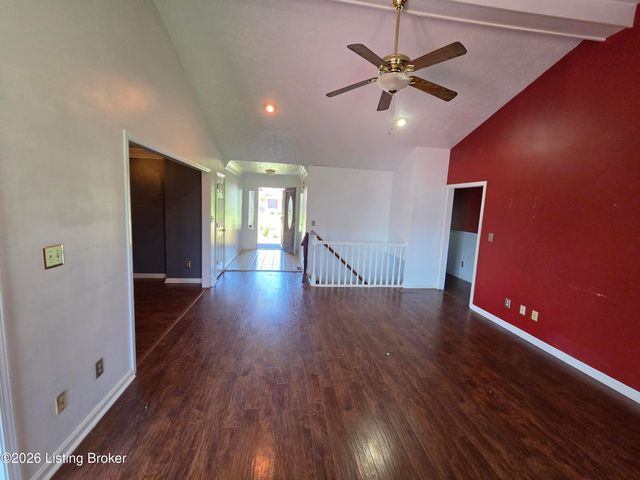 5921 Trappers Ridge Cir, Louisville, KY 40216