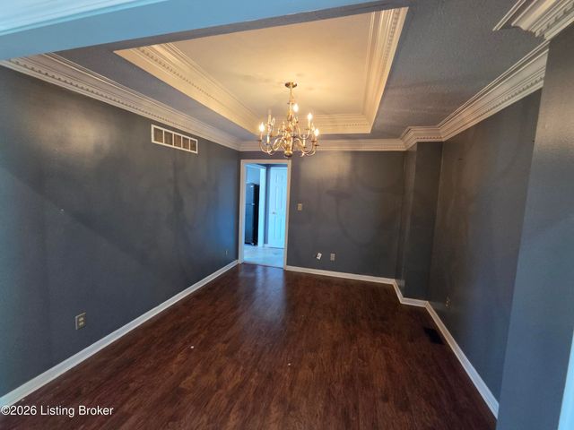 5921 Trappers Ridge Cir, Louisville, KY 40216
