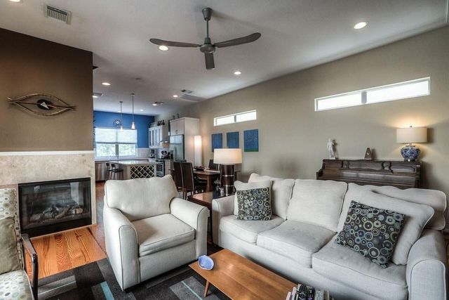 4312 Floyd Street C, Houston, TX 77007